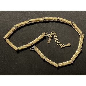 Vintage Monet Signed Gold Tone 16in Hook Clasp Necklace.